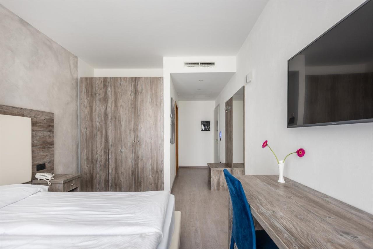 Hotel De Nac 托尔博莱 外观 照片
